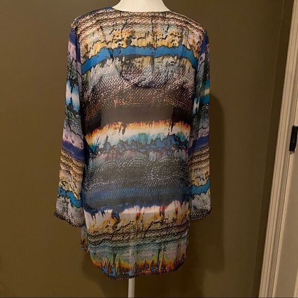 MISHCA Top  - Picture 4 of 11